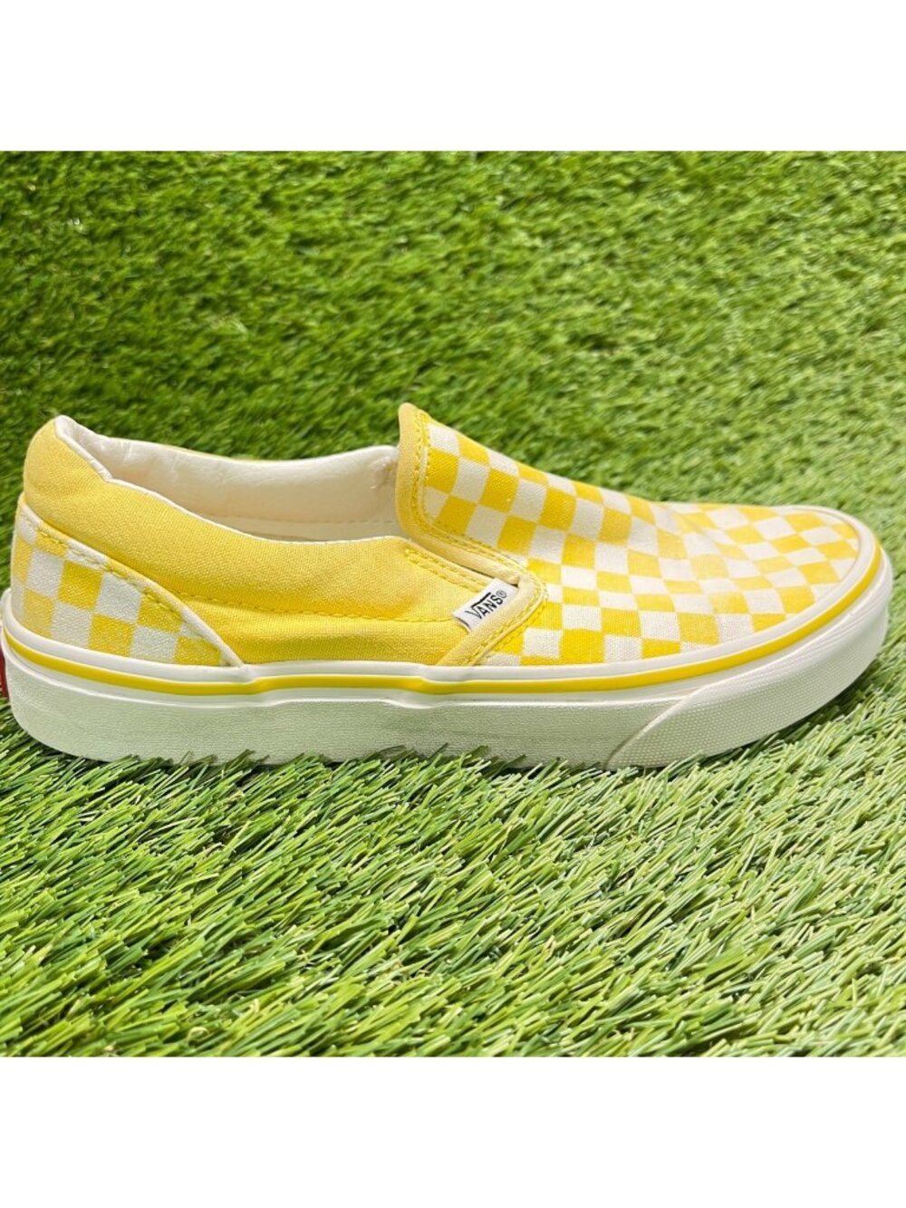 Vans Classic Slip-On Boys Size 5Y Yellow White Athletic Skate Shoes Sneakers